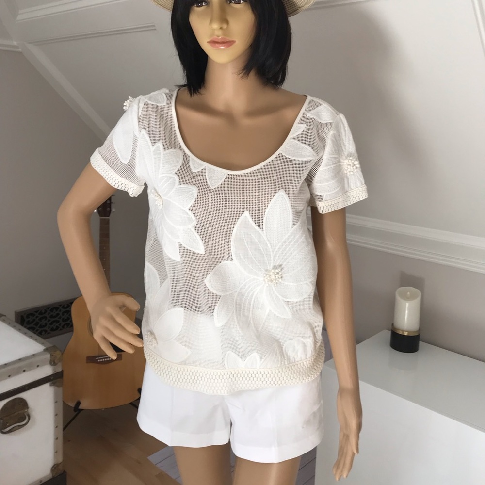 Ann Taylor Cream Embellished Top. Size XS NWT